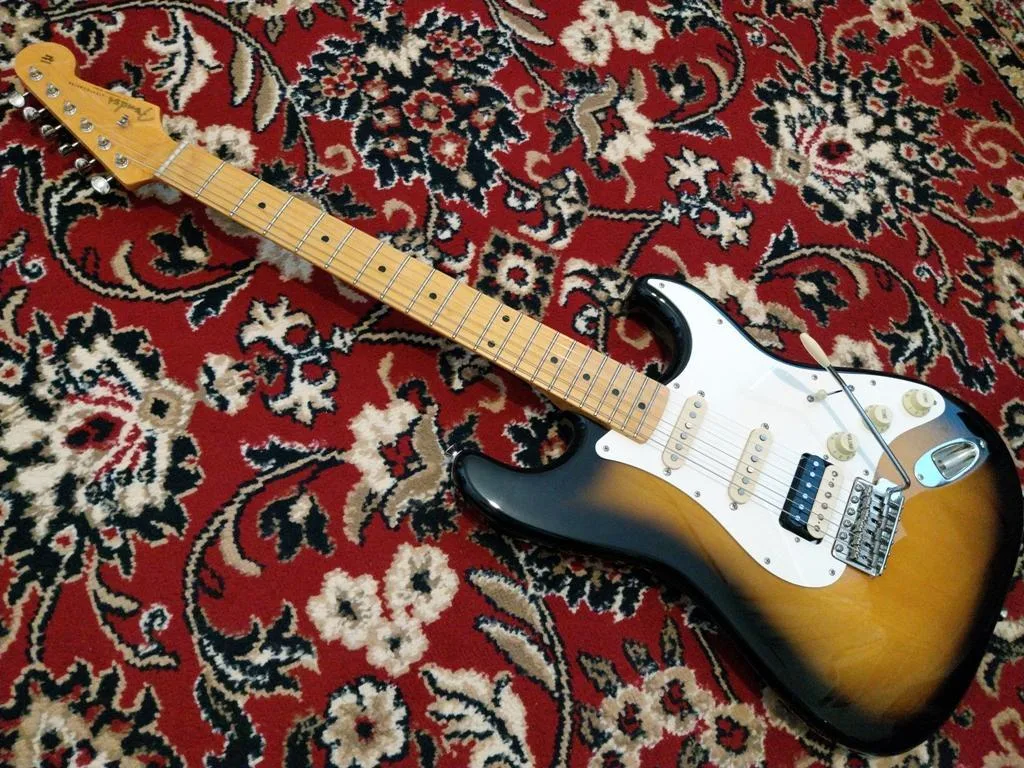 Fender JV Modified '50s Stratocaster HSS (wiring upgrade)