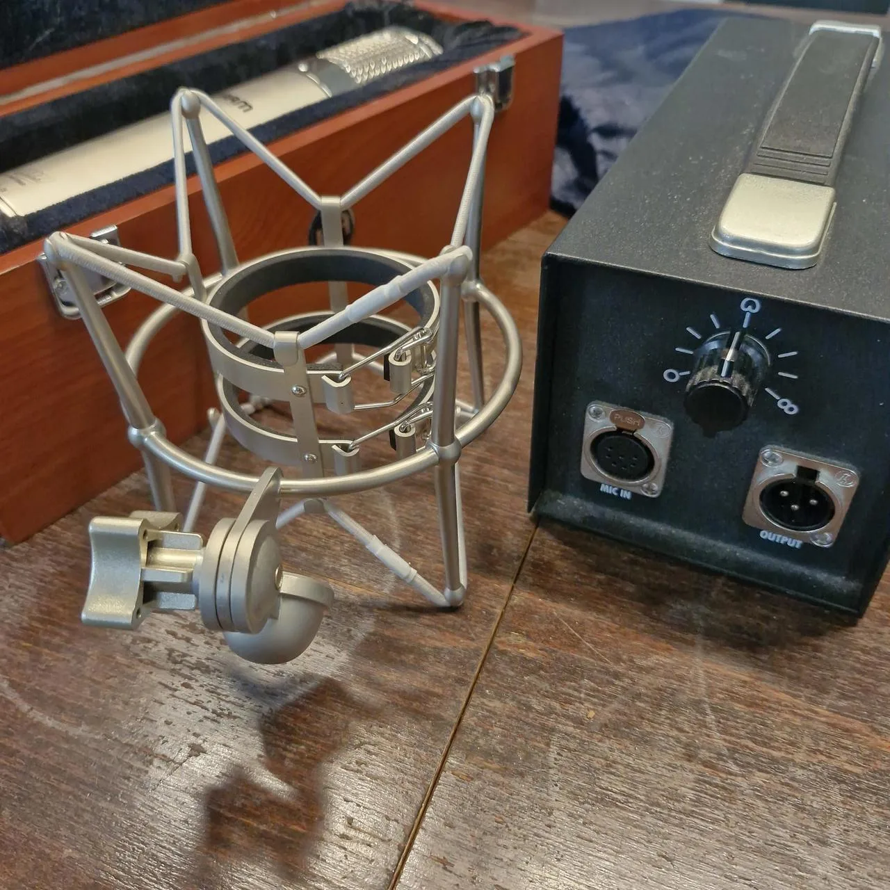Warm Audio WA-47 Kondenzátorový studiový mikrofon