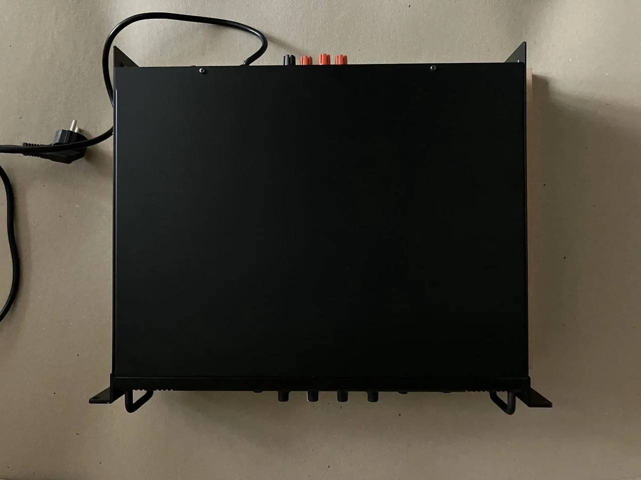 Omnitronic MPZ-350.6 6-zónový zesilovač