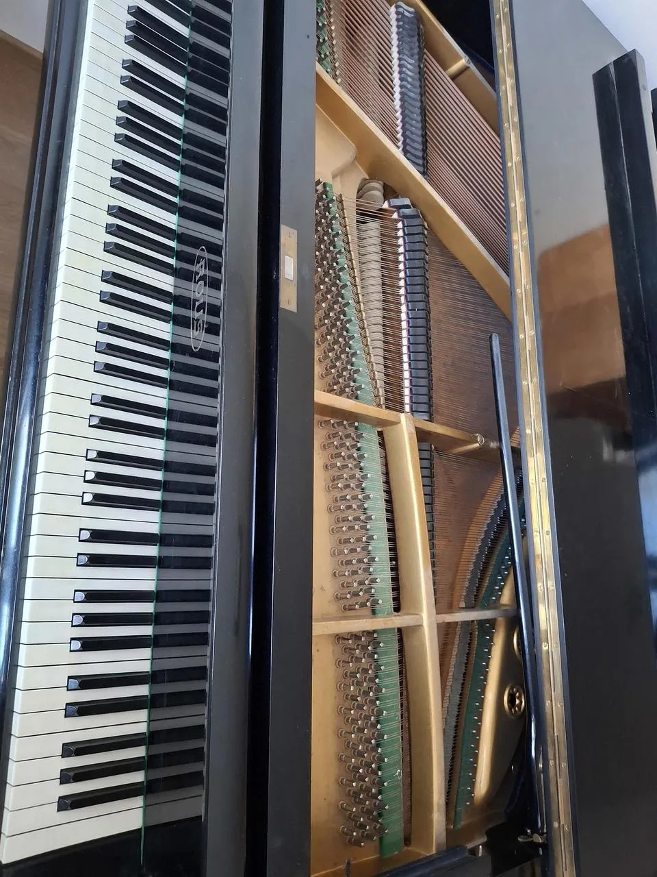 Prodám piano / křídlo Rous – 10 000 Kč