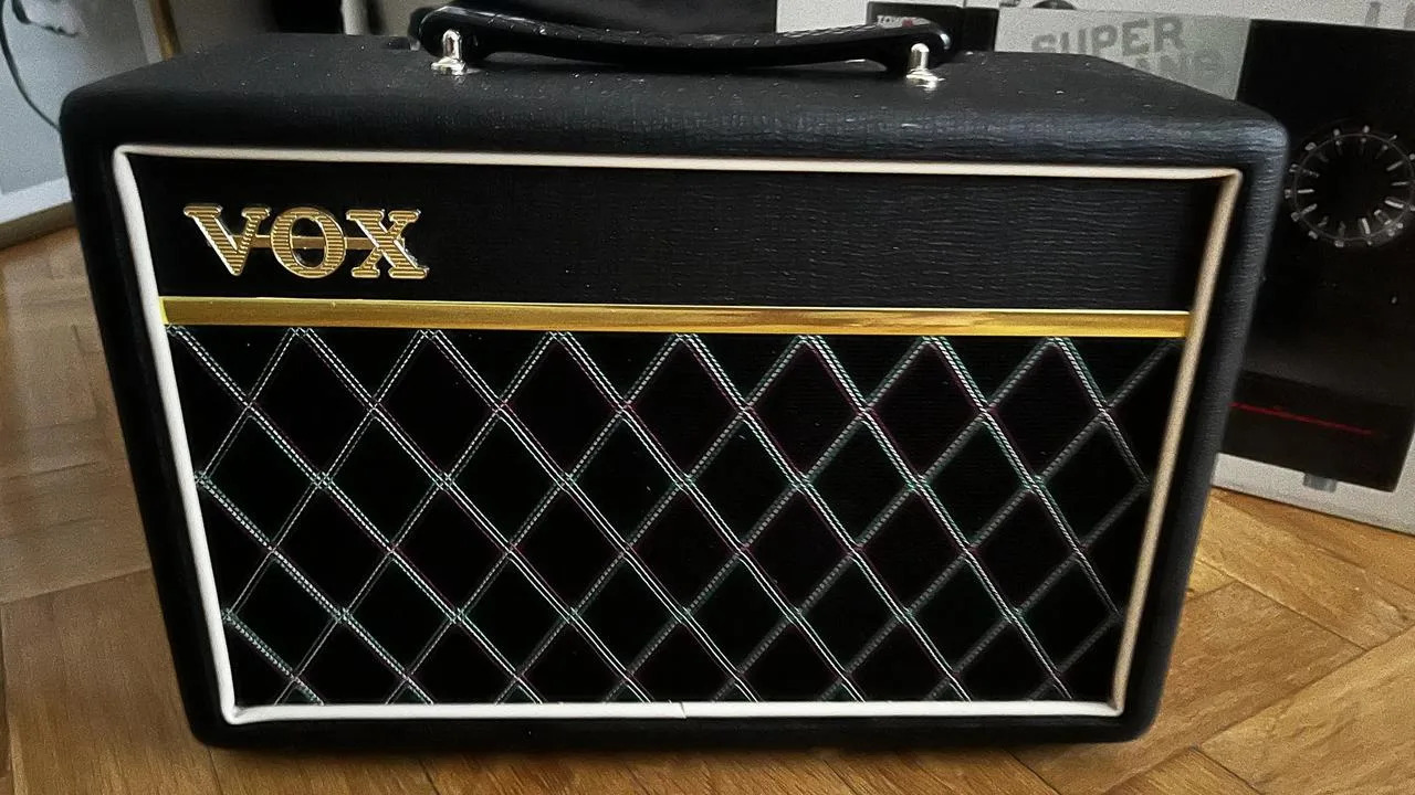 Prodám kytarové kombo Vox Pathfinder 10