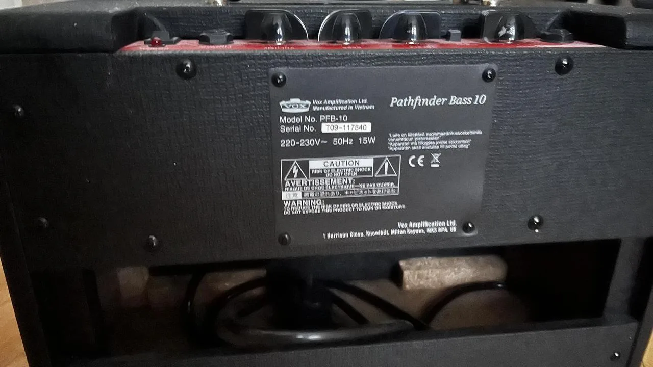 Prodám kytarové kombo Vox Pathfinder 10
