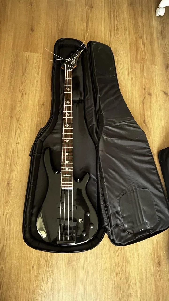 Baskytara JinHo 4strunná + obal | Black Gloss | Metal/Rock