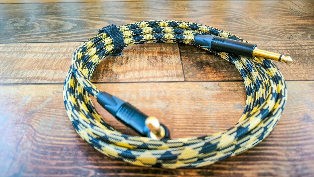 Špičkový ručně vyrobený kytarový / instrumentální kabel 3m