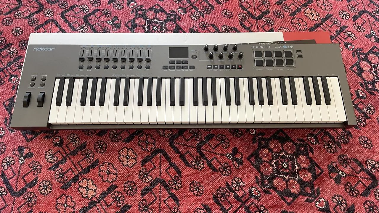 Nektar Impact LX 61 midi keyboard NEW !