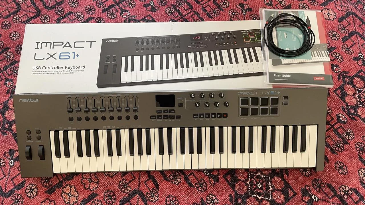 Nektar Impact LX 61 midi keyboard NEW !