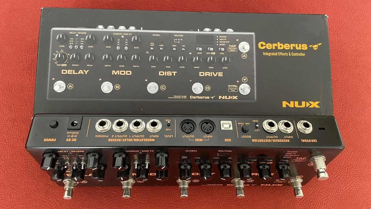 Nux Cerberus Multieffect pedal