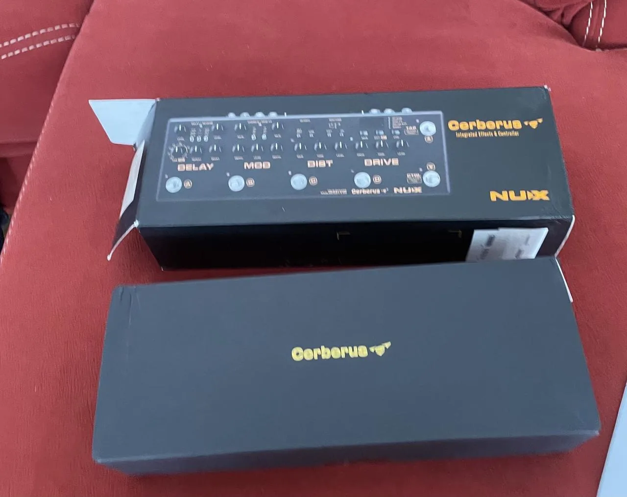 Nux Cerberus Multieffect pedal