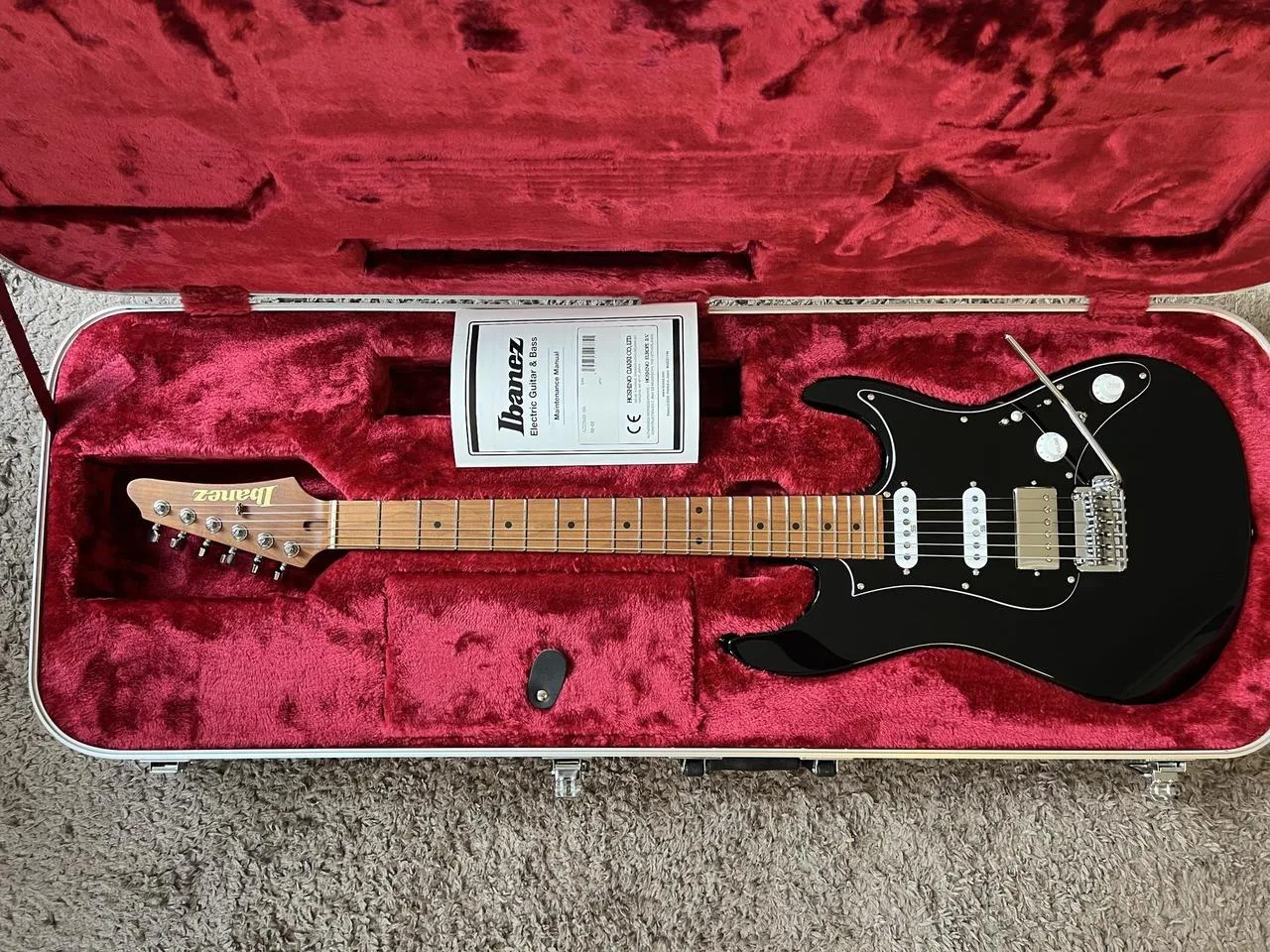 Ibanez Prestige AZ2204N-BK Made in Japan – 2023