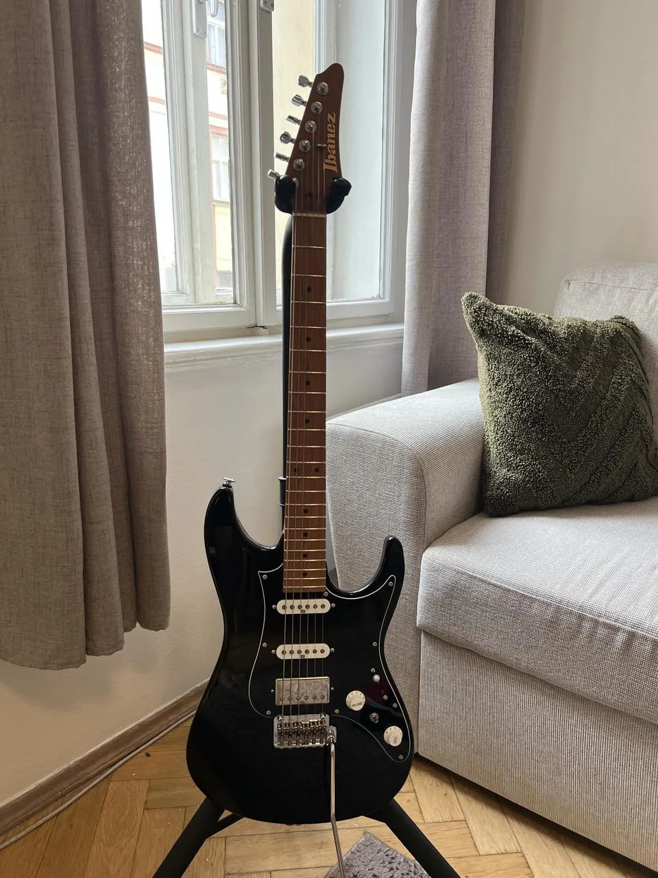 Ibanez Prestige AZ2204N-BK Made in Japan – 2023
