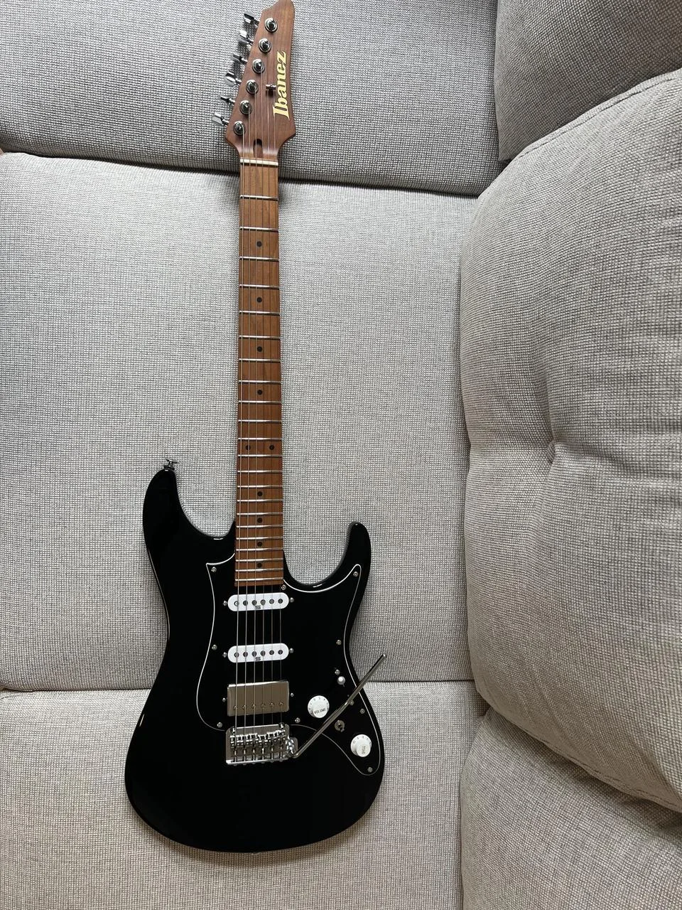Ibanez Prestige AZ2204N-BK Made in Japan – 2023