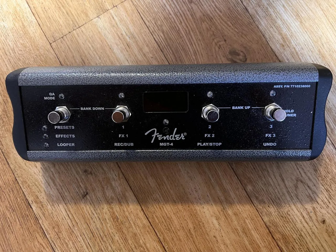 COMBO FENDER ACOUSTIC 100 + FOOTSWITCH - STAV JAKO NOVÉ