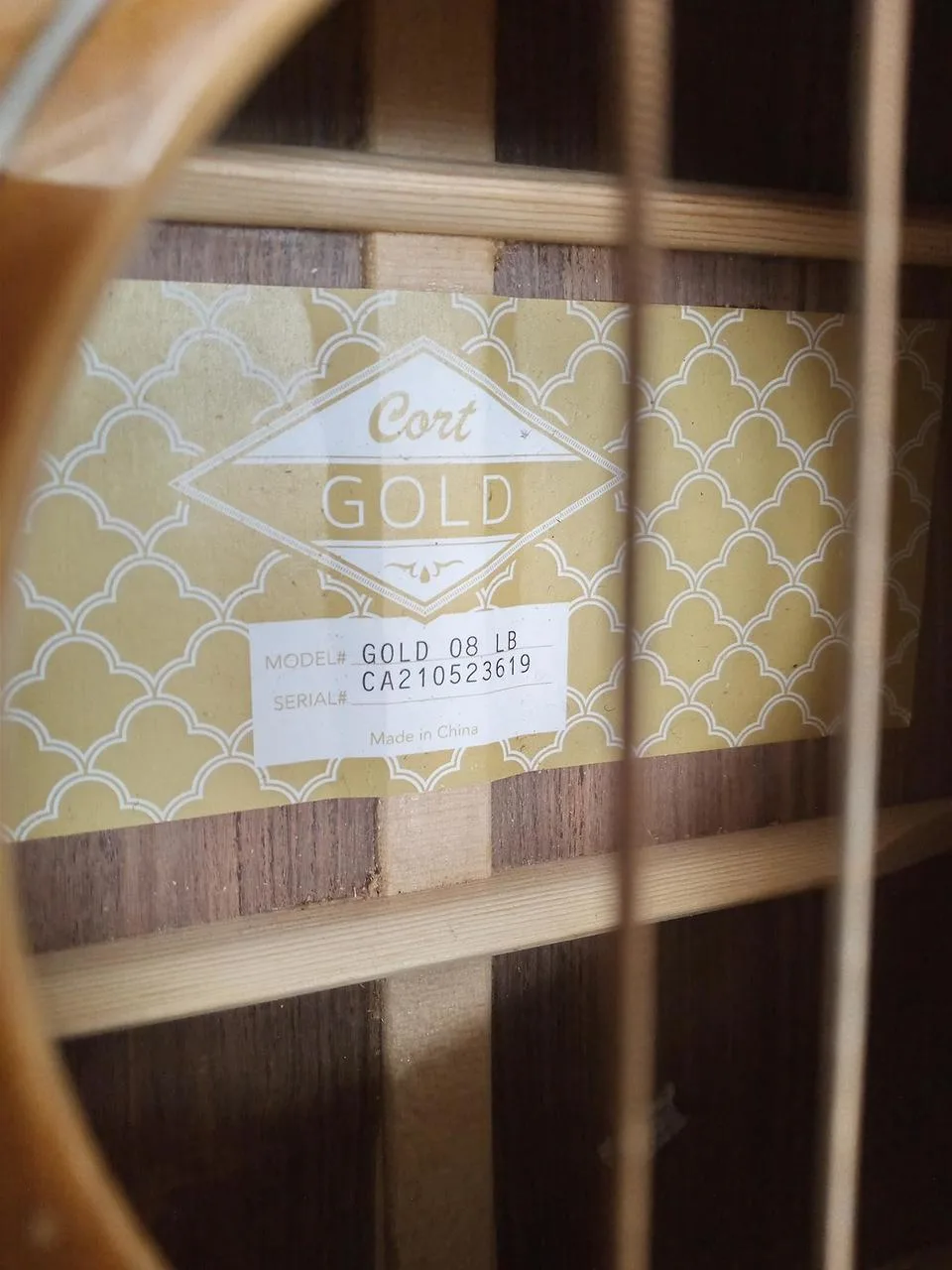 Cort gold 08 LB