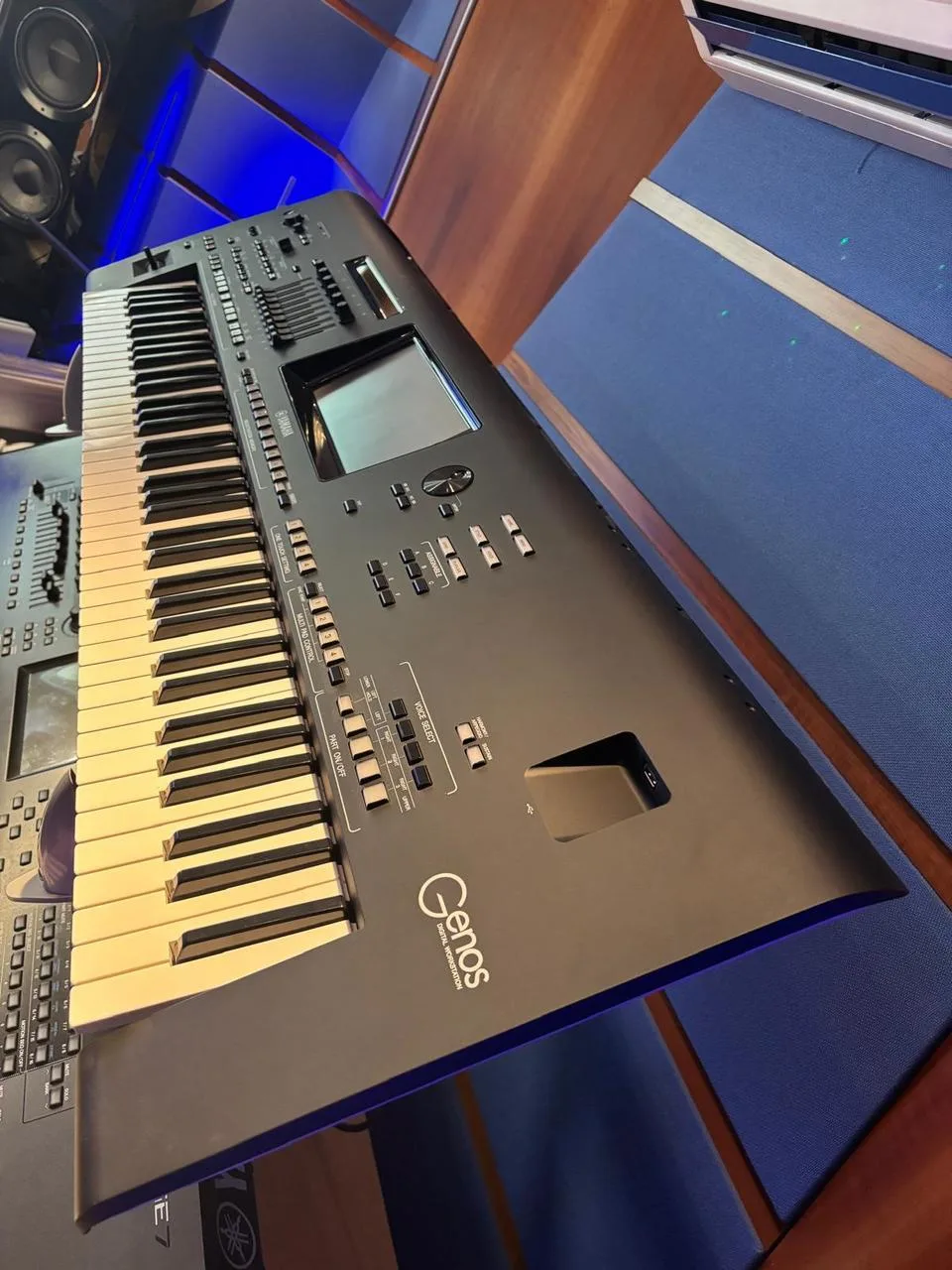 Yamaha Genos 1