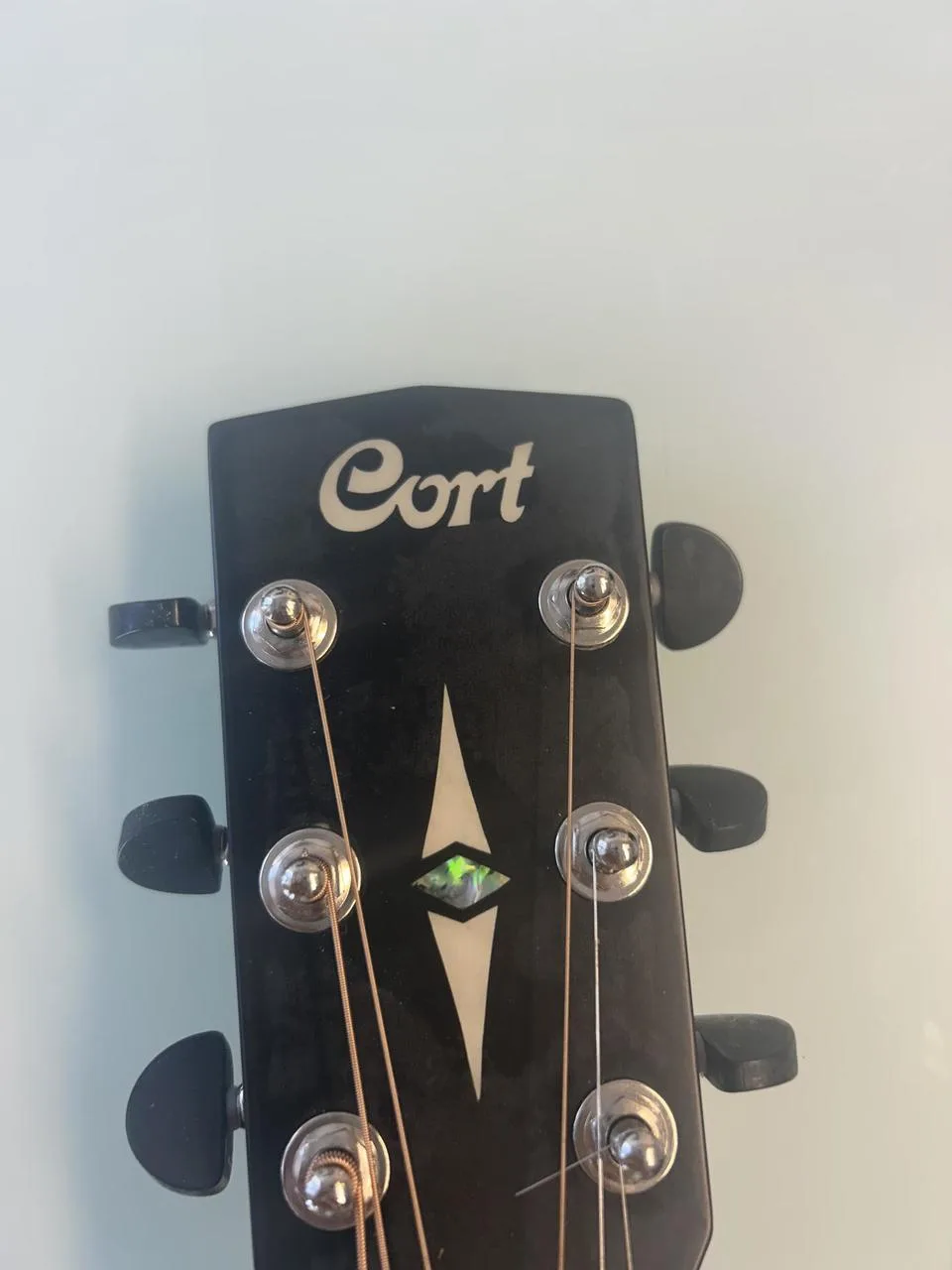 Akustická kytara CORT