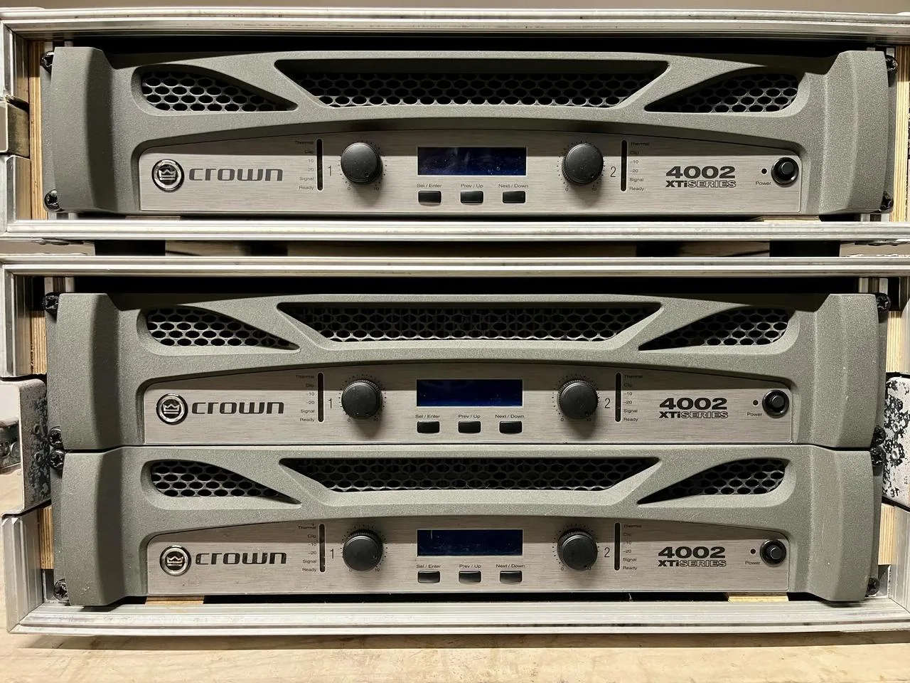 3x Crown XTi 4002