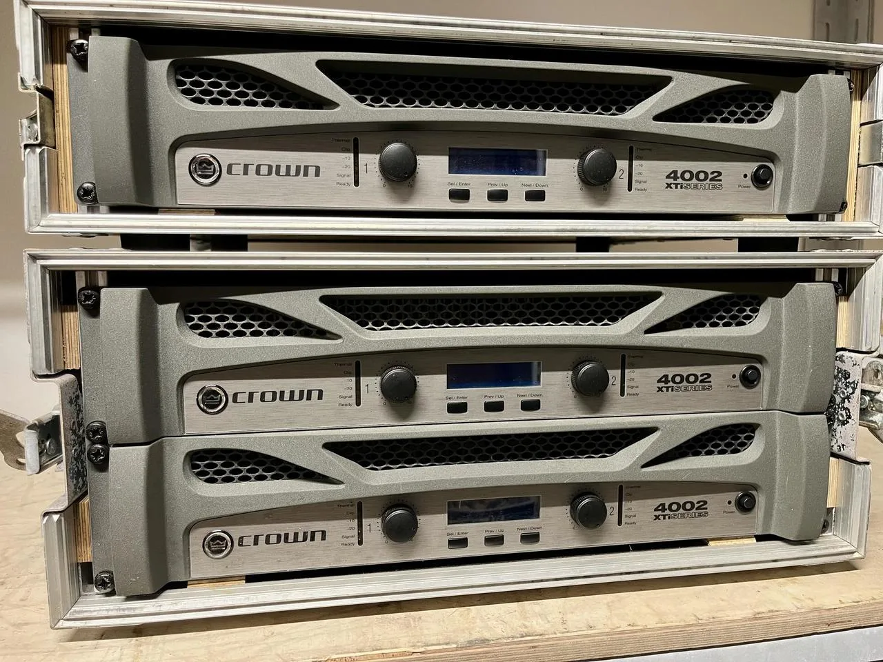 3x Crown XTi 4002