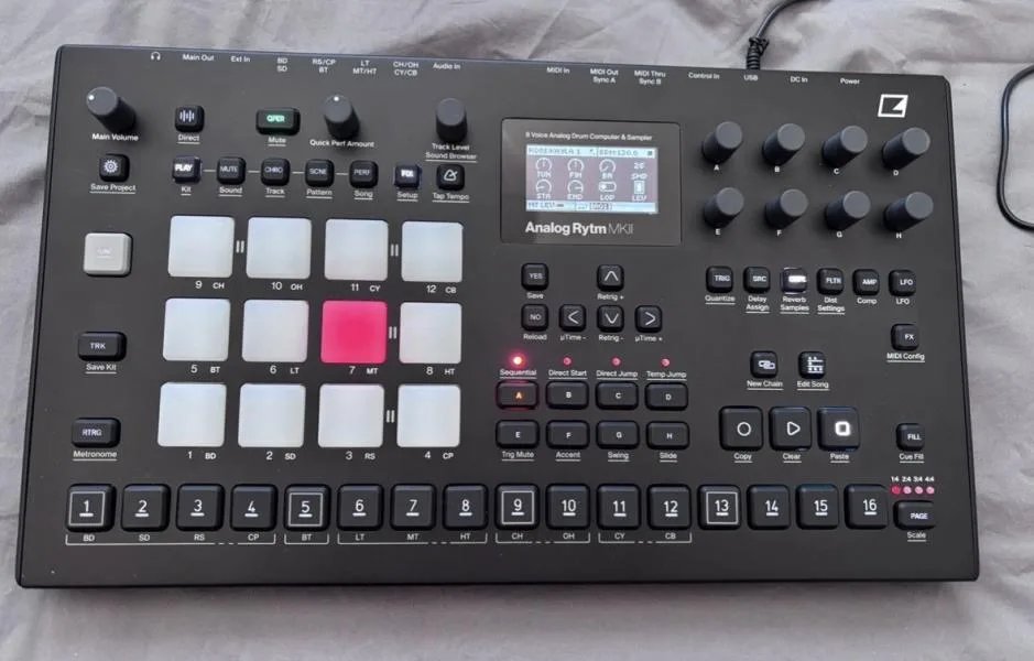 Analog Rytm mk2, 6 měs. starý