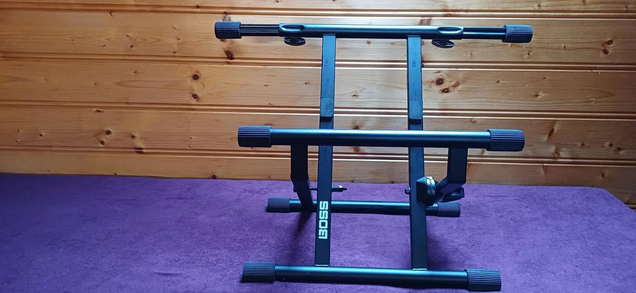 Baskytarové combo FENDER+příslušenství.