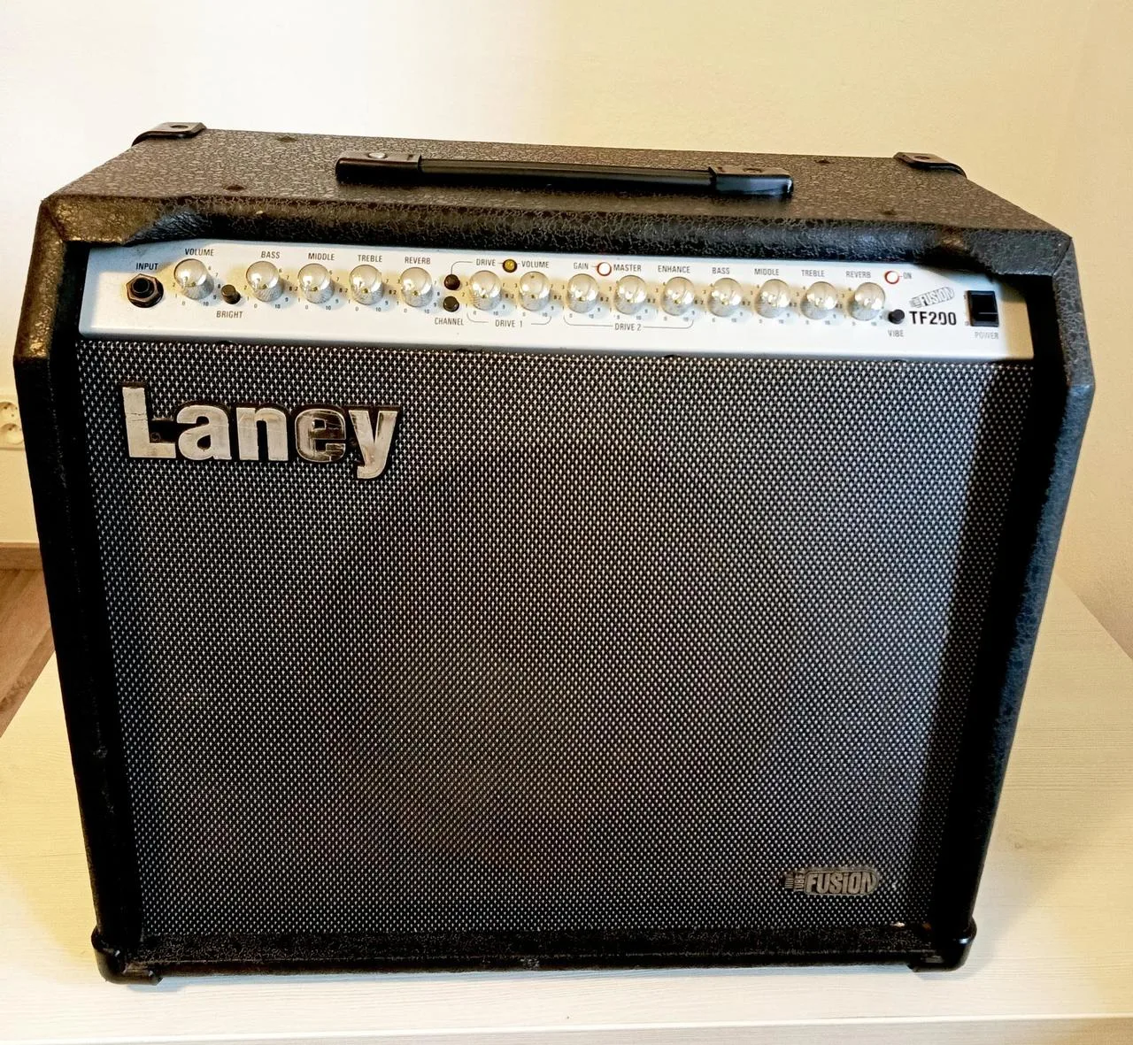 LANEY TF 200