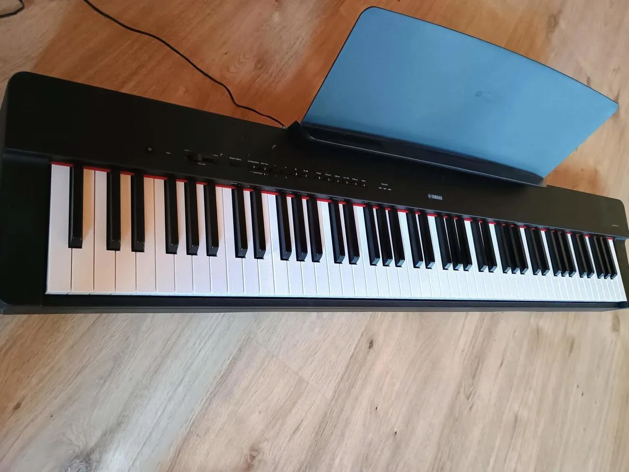 Yamaha P-225 B