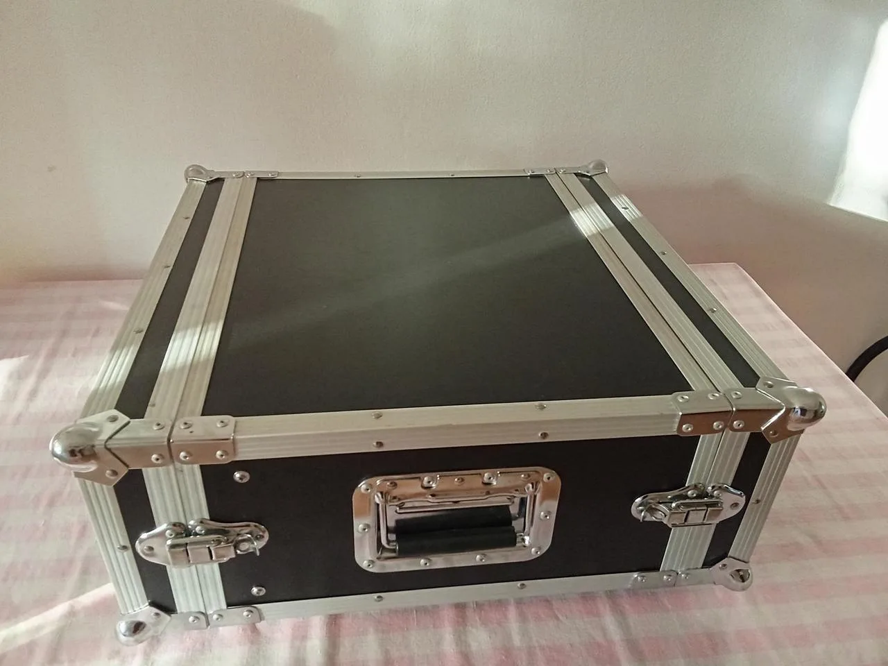 2xstereo zesilovač v racku