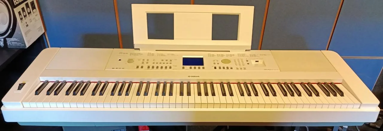 Yamaha DGX650