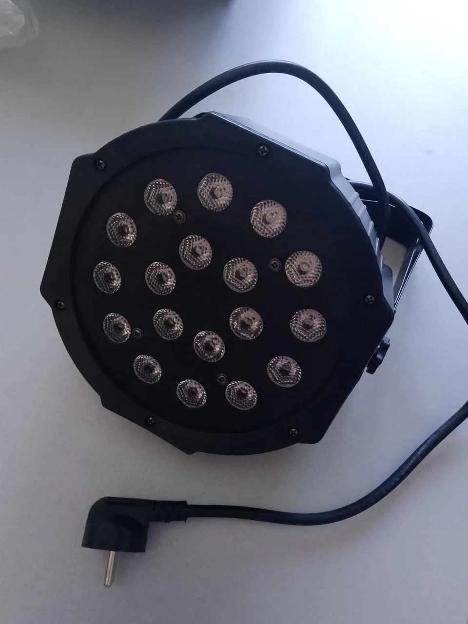 LED PAR pódijní reflektor – 18 LED diod, RGB / barevný efekt