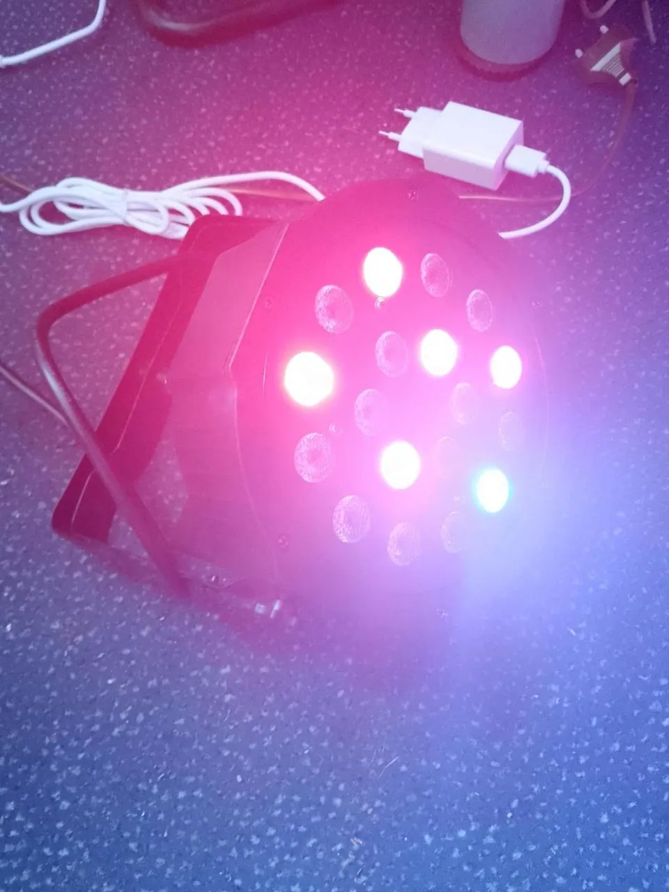 LED PAR pódijní reflektor – 18 LED diod, RGB / barevný efekt