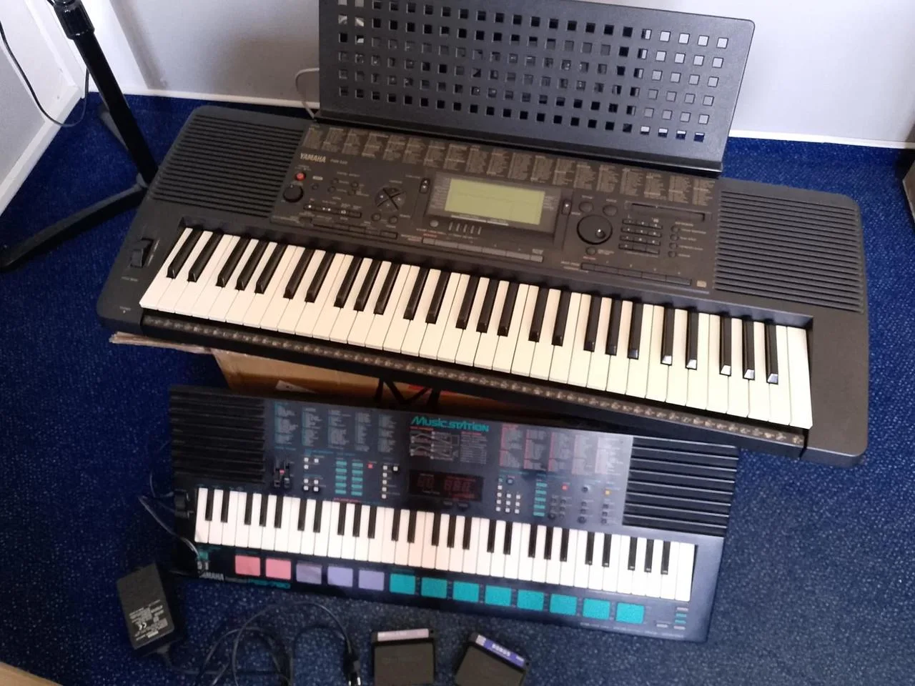 SET YAMAHA PSR-520 (Japan) + YAMAHA PSS-760 + 2x kartridge
