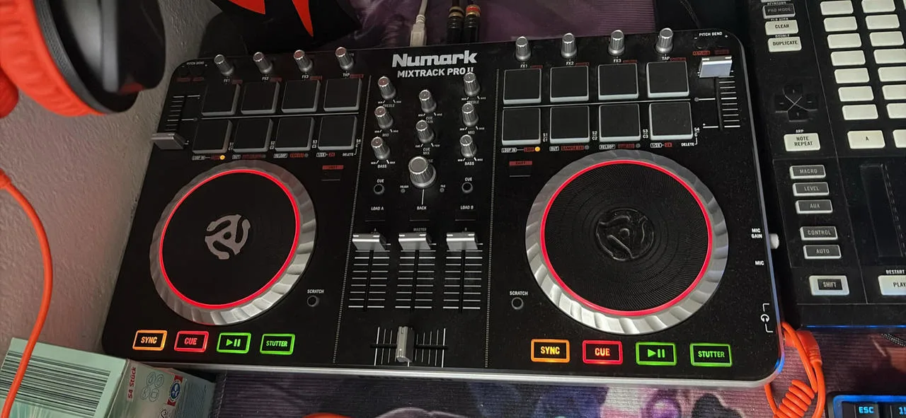 Numark MixTrak Pro 2