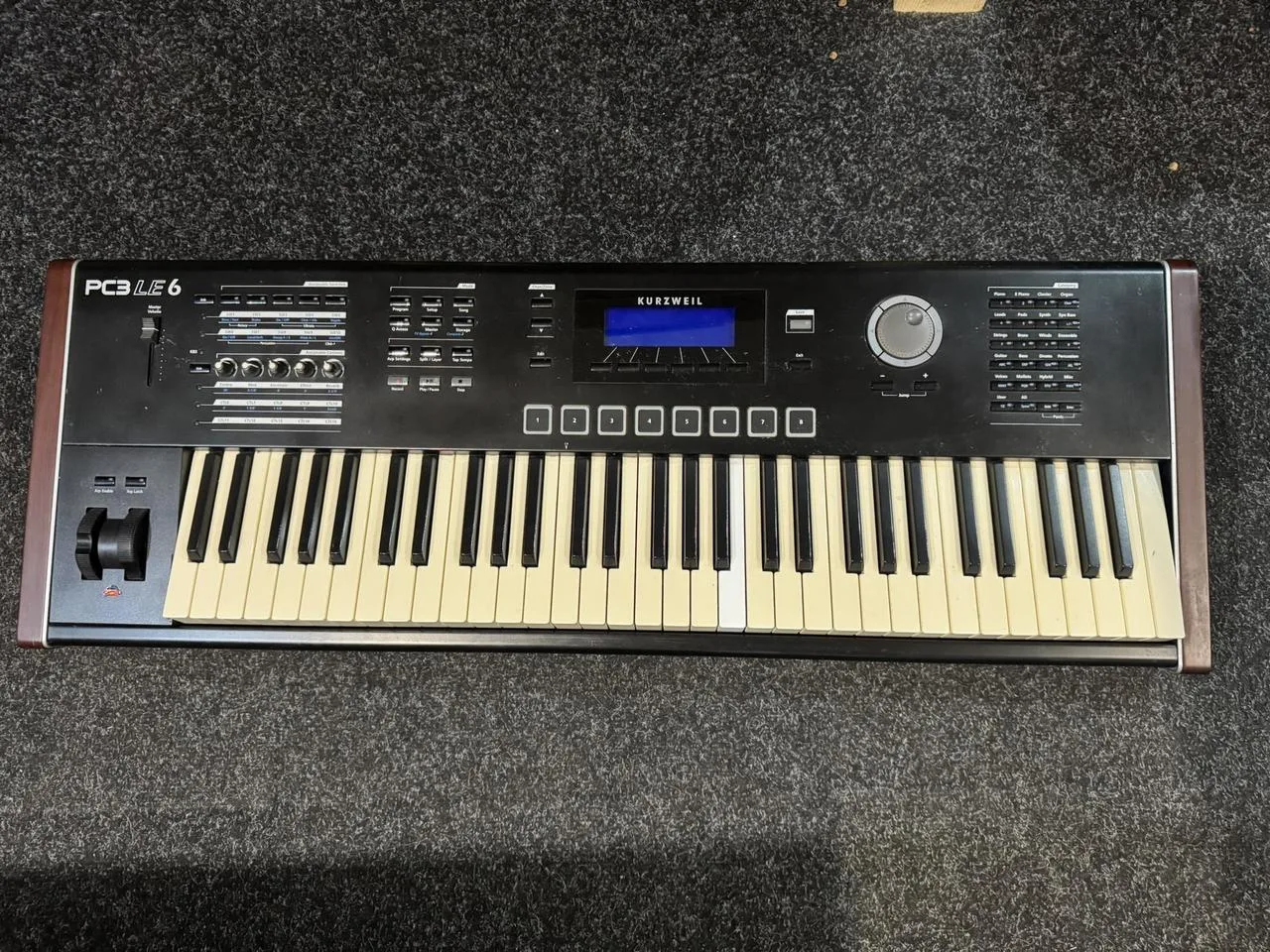 Kurzweil PC3 LE6 – profesionální workstation / stage keyboar