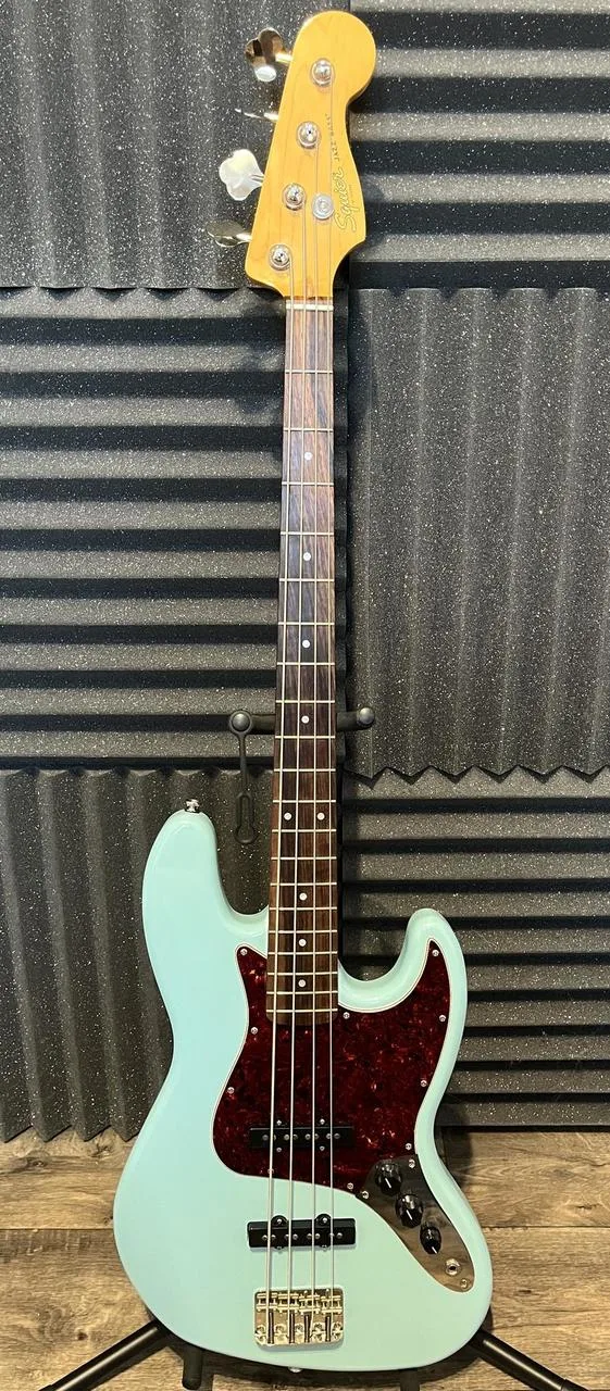 Fender Squier Classic Vibe ‘60s Jazz Bass — Daphne Blue