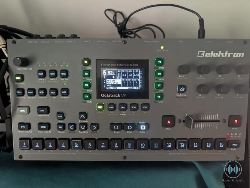 Elektron Octatrack mk2 + dust cover + cf 32gb + EZbot templates