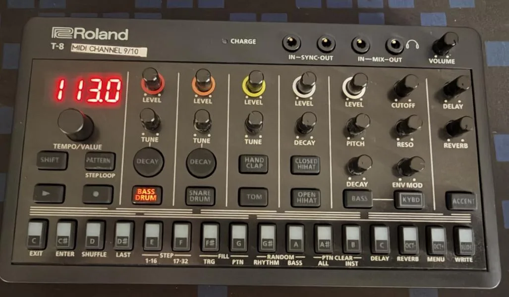 Roland Aira Compact T8