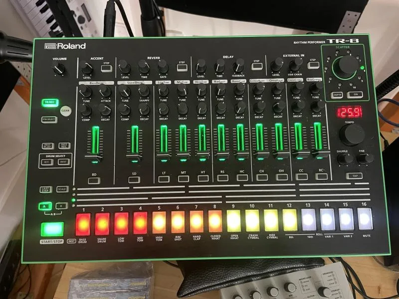 Roland Aira TR-8