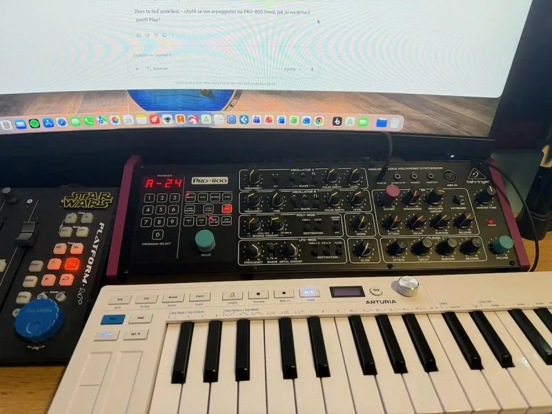 Pordám Behringer PRO-800 (číst text, prosím)