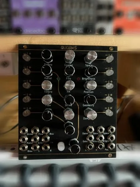 Eurorack modul: Jakplugg Quarks (Mutable Elements)