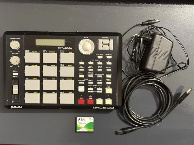 AKAI MPC 500 (128 MB RAM, 2 GB CF karta, po servisu)