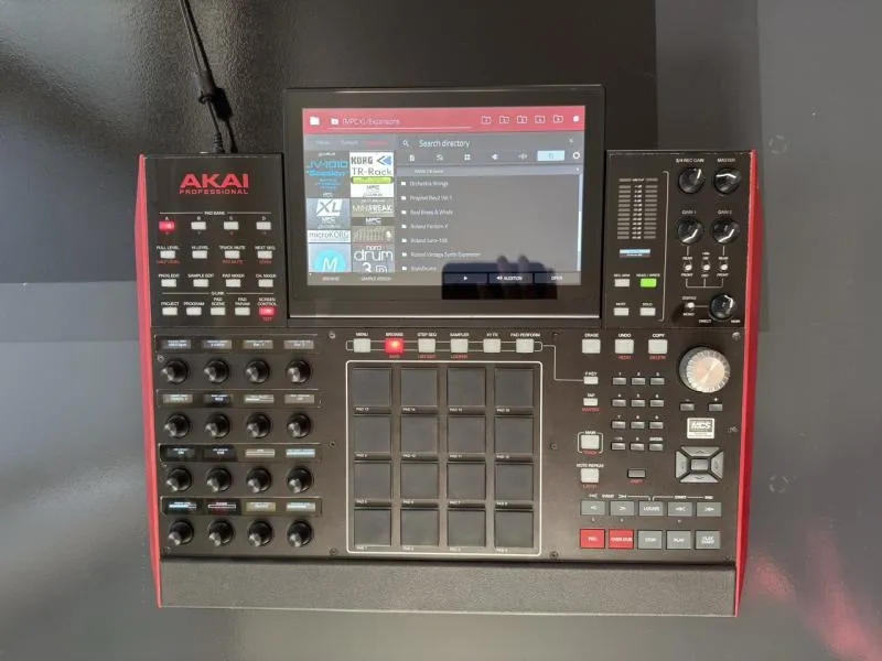 AKAI MPC X (250 GB SSD s expanzemi, původní krabice)