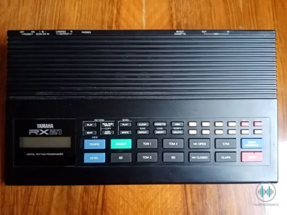 Digitální rytmer Yamaha RX21
