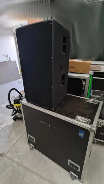 Kópie EAW KF650 - výkonný tri-amp systém