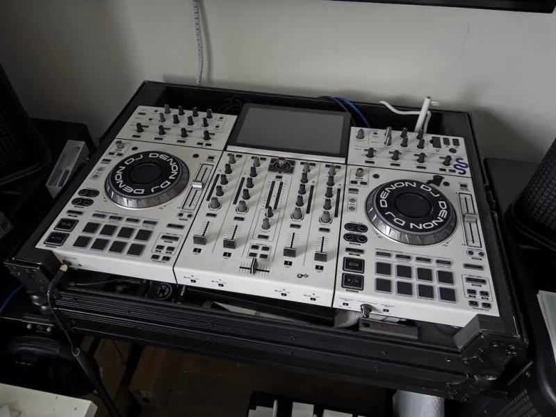 Denon Prime 4 – Denon Prime 4 - TOP STAV