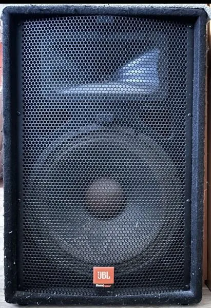 JBL FS15 – JBL model FS15(pasivní)+stojan ADAM HALL trojnožka
