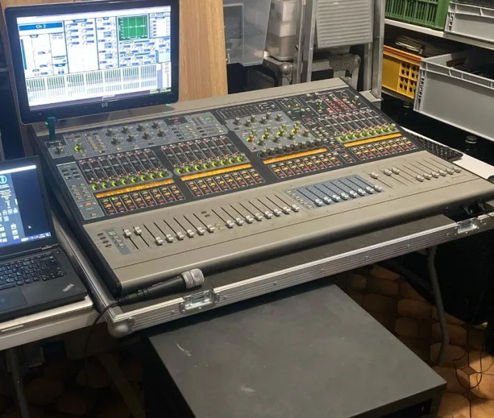 digitální mixážní pult Digidesign (AVID) Venue D-Show Profile