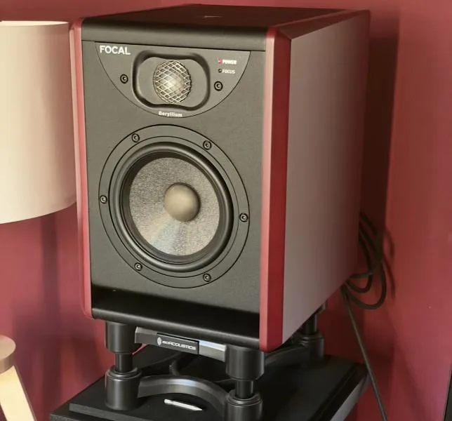 FOCAL SOLO 6 ST6 + Stojany