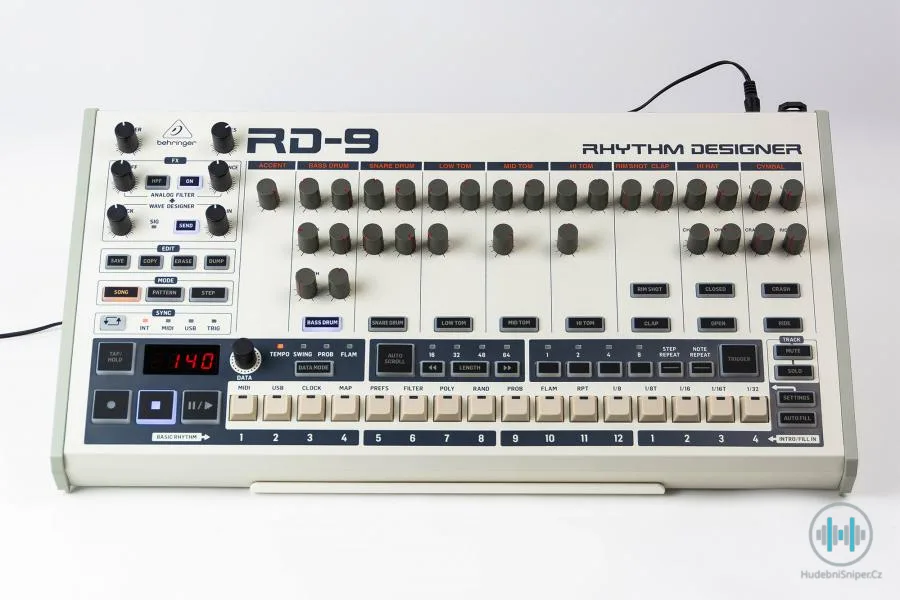 Behringer RD-9