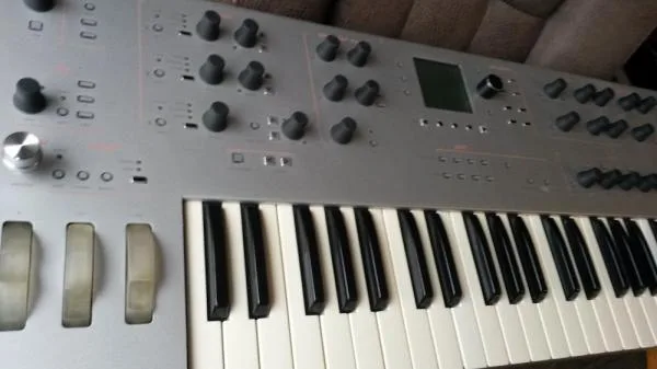 ALESIS ION