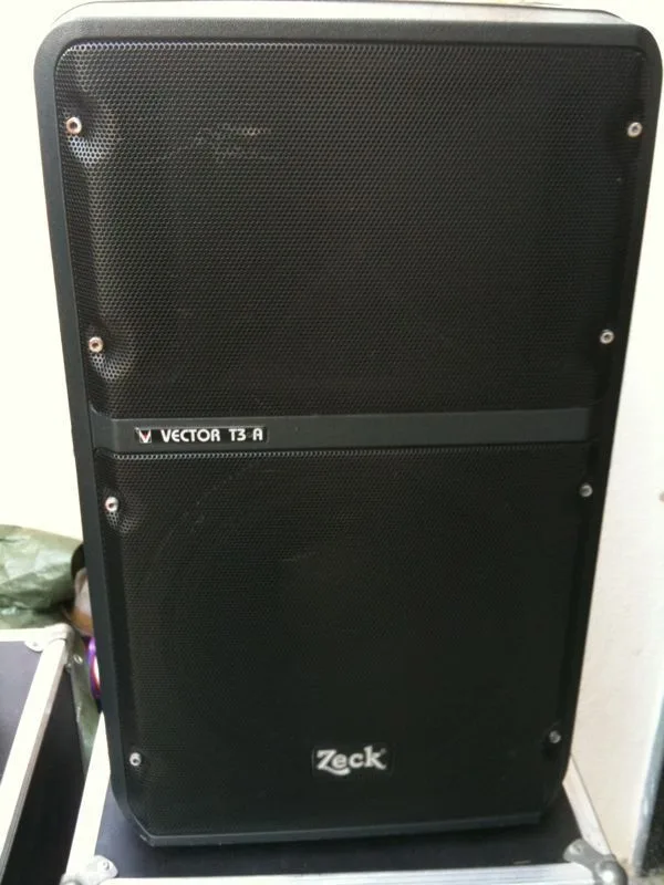 Zeck VECTOR 12/1active speakers 350/700W poslední model - cerna za pár