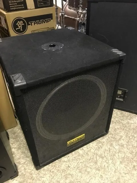DJ-TECH SX18 SUB A aktivní subbas 18", 126dB, od 45Hz, 400W, díra pro tyč.